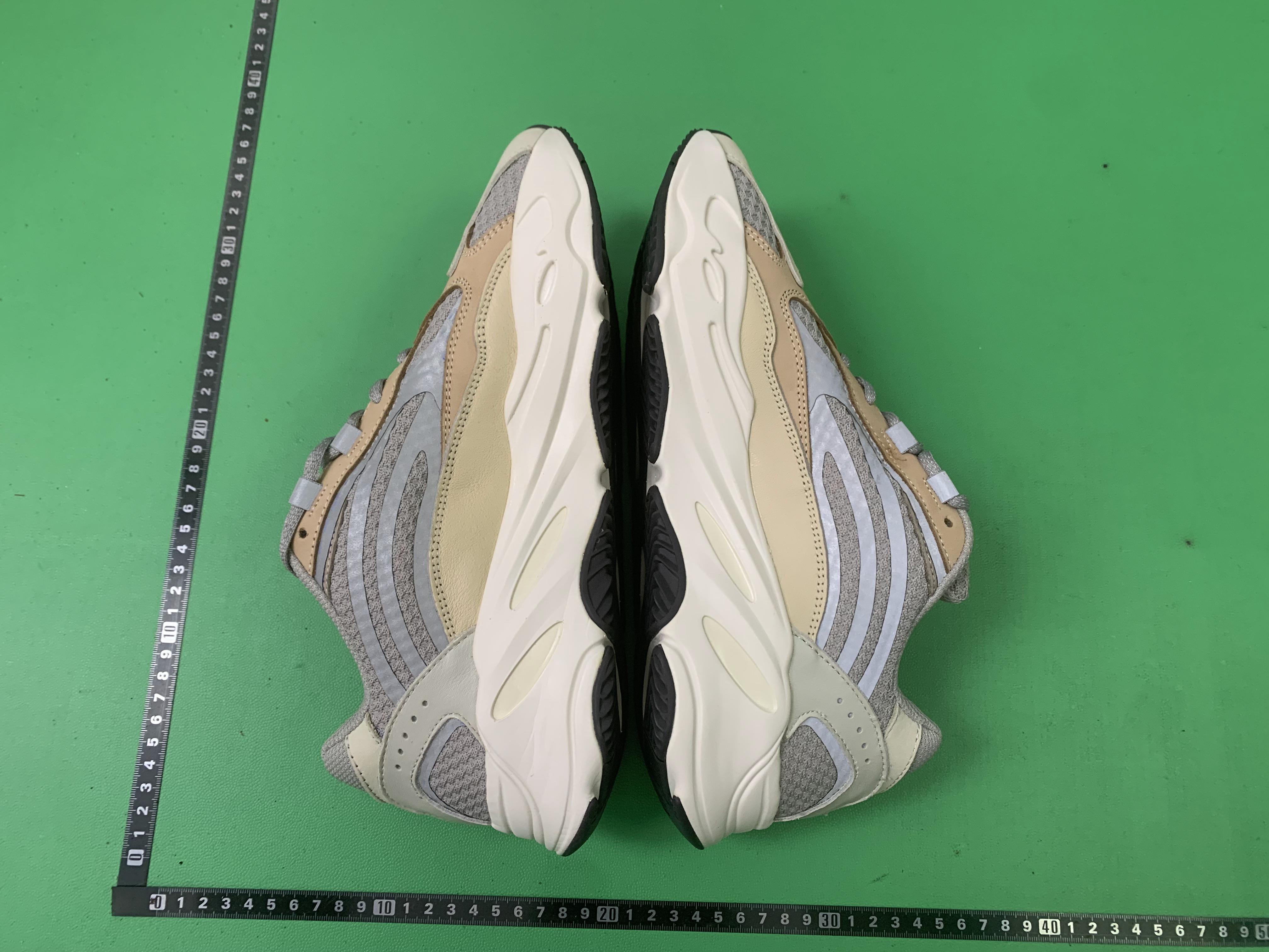 LW Batch Yeezy BooSst 700 -4
